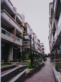大學村