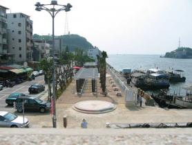 旗津輪渡站旁現有涼亭改建機車停車場及景觀